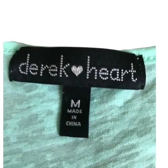 Derek Heart Medium Mint Green Top blouse sleeveless design on bottom - Picture 3 of 3